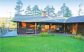 Gorgeous Home In Kaelarne With House Sea View